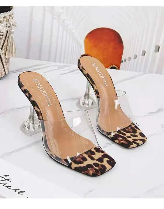 أحذية نسائية عصرية - Fashionable Women's Shoes